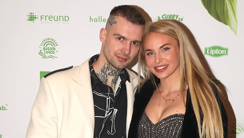 Eric Stehfest und Franziska Temme &uuml;berraschten bei einem Event mit einem gemeinsamen Auftritt.