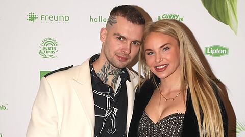 Eric Stehfest und Franziska Temme &uuml;berraschten bei einem Event mit einem gemeinsamen Auftritt.