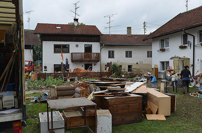 Schlamm, Chaos und noch mehr Schlamm: Das Dorf Anzenkirchen in der Gemeinde Triftern ist von dem Hochwasser am 01. Juni hart getroffen worden.