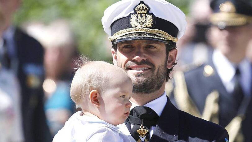 Seit dieser Aufnahme vor rund einem Jahr ist Prinz Carl Philips Sohn Gabriel ordentlich gewachsen Seit dieser Aufnahme vor rund einem Jahr ist Prinz Carl Philips Sohn Gabriel ordentlich gewachsen