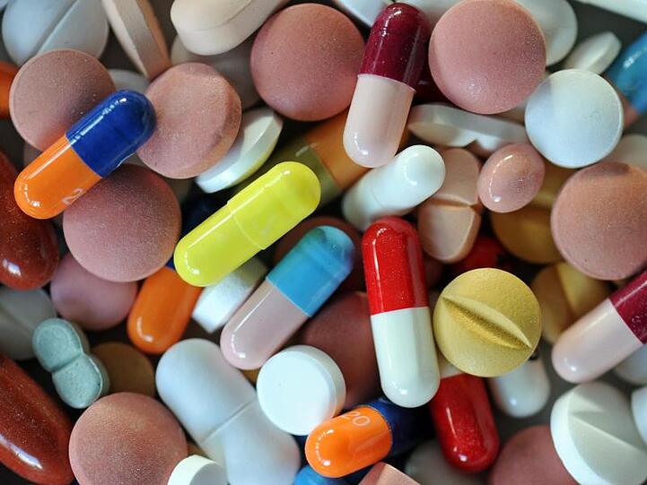 Am kommenden Montag soll in Ohio ein wegweisender Prozess gegen Firmen starten, die beschuldigt werden, mit Schmerzmitteln zur grassierenden Medikamentenabhängigkeit und Drogen-Epidemie in den USA beigetragen zu haben.