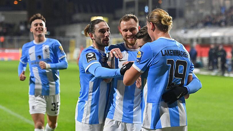 So gerne nochmal: Das 2:0 im Hinspiel eröffnete Fynn Lakenmacher (r.). Argirios Giannikis hofft auf eine Wiederholung der Leistung. So gerne nochmal: Das 2:0 im Hinspiel eröffnete Fynn Lakenmacher (r.). Argirios Giannikis hofft auf eine Wiederholung der Leistung.