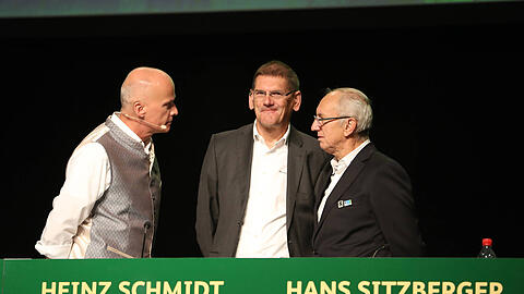 Das Präsidium des TSV 1860 um Präsident Robert Reisinger, sowie den Vizepräsidenten Heinz Schmidt und Hans Sitzberger (v.l.) ist in den Augen Sitzbergers gescheitert.