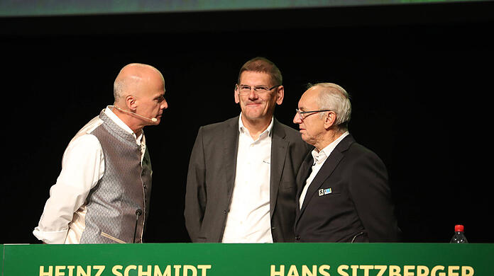 Das Präsidium des TSV 1860 um Präsident Robert Reisinger, sowie den Vizepräsidenten Heinz Schmidt und Hans Sitzberger (v.l.) ist in den Augen Sitzbergers gescheitert.
