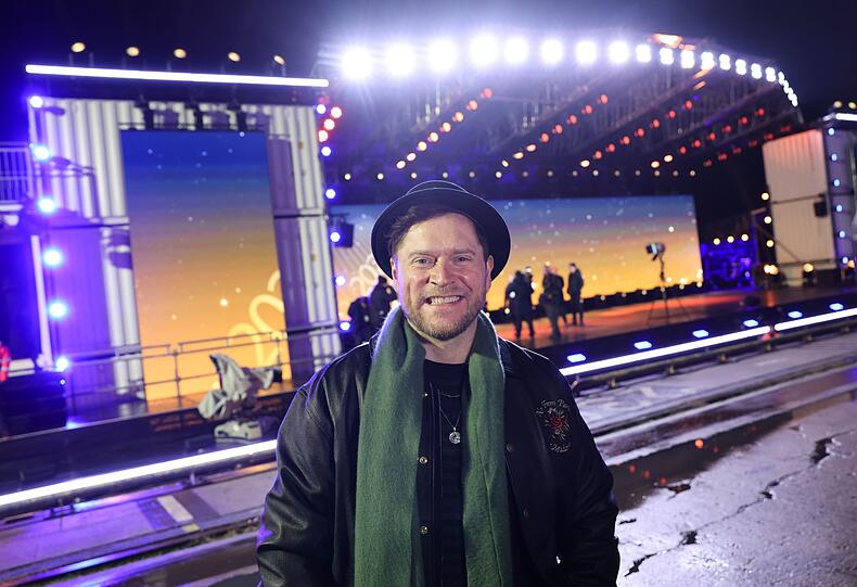 S&auml;nger Johannes Oerding tritt bei der ZDF-Silvestershow in Hamburg auf.