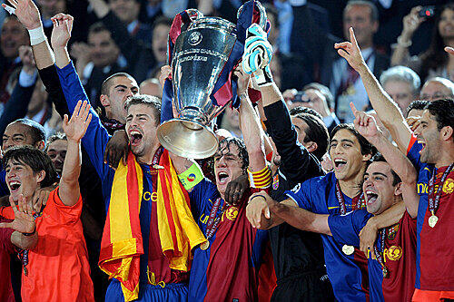 Damit liegen Real noch vor dem Erzrivalen, dem FC Barcelona. Dem gelang in 195 Spiele  109 Siege