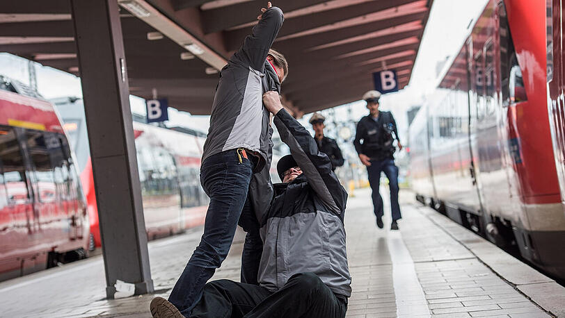 Die Bundespolizeiinspektion München ist zuständig für die polizeiliche Gefahrenabwehr und Strafverfolgung im Bereich der Anlagen der Deutschen Bahn und im größten deutschen S-Bahnnetz mit über 210 Bahnhöfen und Haltepunkten auf 440 Streckenkilometern. (Symbolbild)
