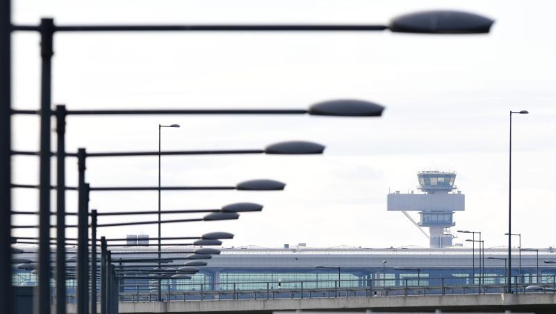 Das Hauptterminal des neuen Flughafens fasst nach Berechnungen der Betreiber rund 25 Millionen Fluggäste pro Jahr. Terminal 2 ist für weitere 6 Millionen Passagiere konzipiert. Das Hauptterminal des neuen Flughafens fasst nach Berechnungen der Betreiber rund 25 Millionen Fluggäste pro Jahr. Terminal 2 ist für weitere 6 Millionen Passagiere konzipiert.