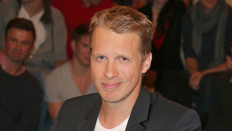 Oliver Pocher ist bei einem Autounfall mit dem Schrecken davon gekommen Oliver Pocher ist bei einem Autounfall mit dem Schrecken davon gekommen