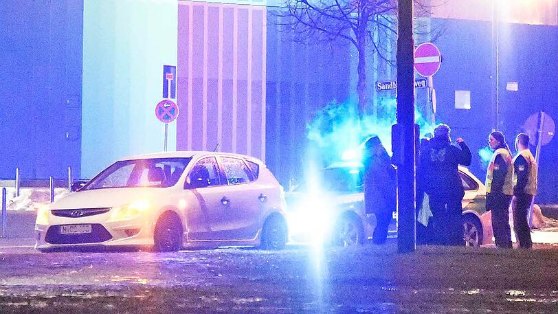 Der Fahrschüler stand unter Drogeneinfluss. Bei der Verfolgungsjagd waren mehrere Polizeiwagen beteiligt.