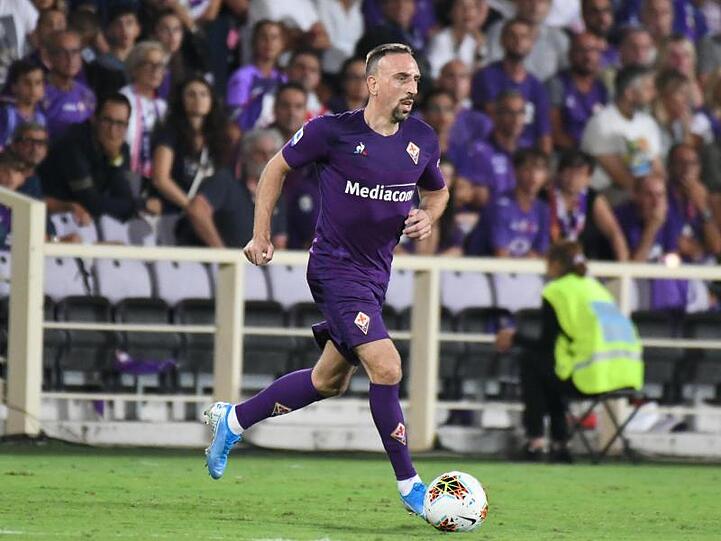Franck Ribéry wurde unter Standing Ovations der Fiorentina-Fans eingewechselt.
