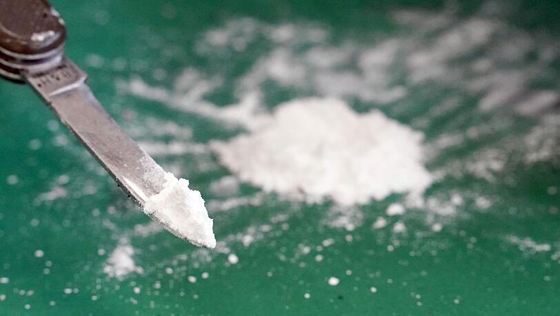 Die Polizei hat in einer Neuhauser Wohnung unter anderem über 400 Gramm Kokain gefunden. (Symbolbild)