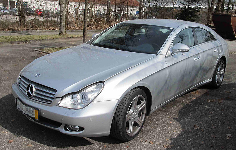 Der gestohlene Mercedes.
