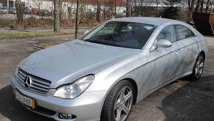 Der gestohlene Mercedes. Der gestohlene Mercedes.