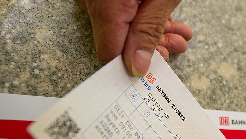 Viele Betrüger nutzen das Bayern-Ticket um sich die eigenen Taschen vollzumachen. Viele Betrüger nutzen das Bayern-Ticket um sich die eigenen Taschen vollzumachen.