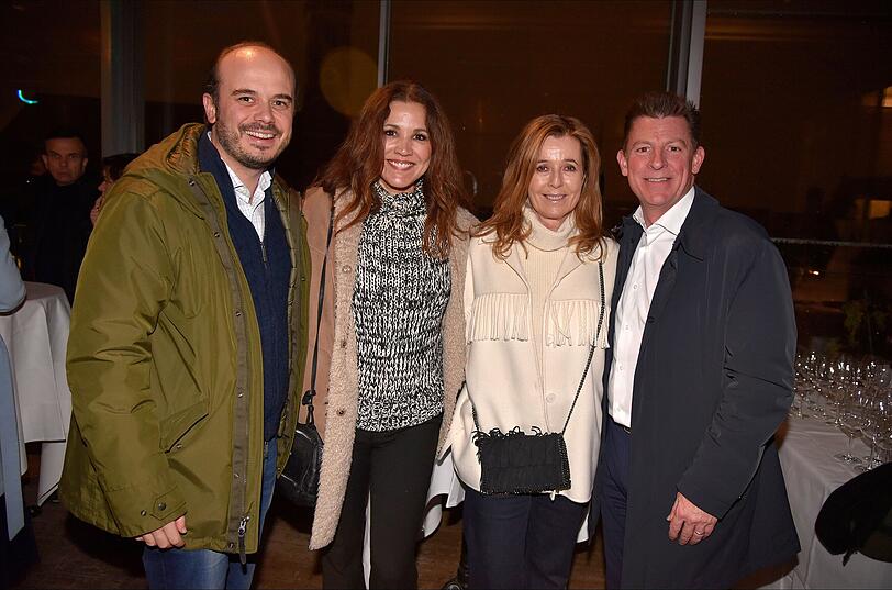 Benjamin Bartz, Karen Webb, Andrea Schoeller und Timothy Edward Liston bei der Polar Bar Eröffnung im Hotel Bayerischer Hof in München