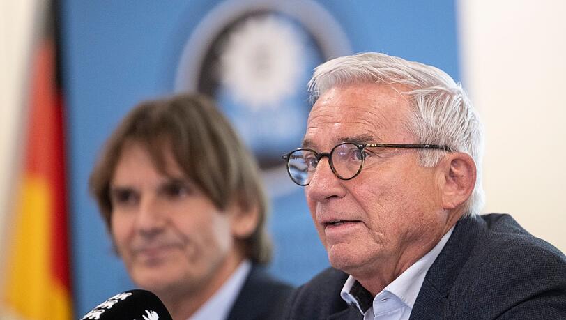 Der Innenminister spricht von einer "Blitzradikalisierung" aus dem Kinderzimmer heraus.