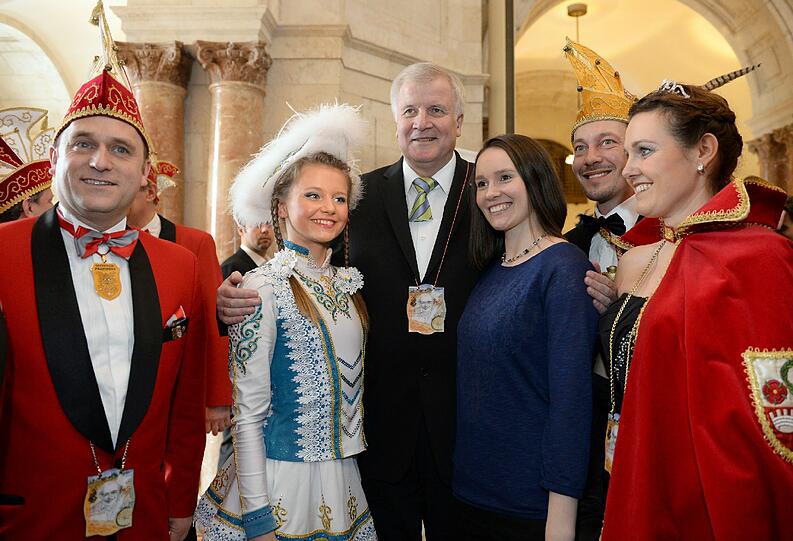 Horst Seehofer beim Empfang für Faschingsgesellschaften in der Staatskanzlei in München.
