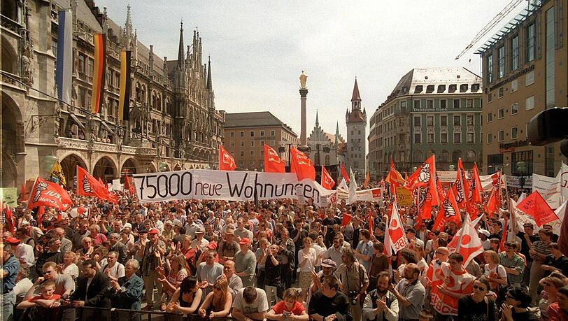 So soll es heuer wieder werden: Zuhörer auf dem Marienplatz bei der Demo zum 1. Mai. So soll es heuer wieder werden: Zuhörer auf dem Marienplatz bei der Demo zum 1. Mai.