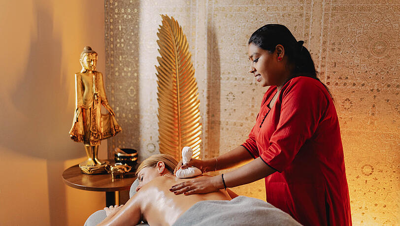 Erholung für die Sinne - genießen Sie eine Massage, ob mit Ayurveda, klassischen Massgen, TCM aus China und vielem mehr. Erholung für die Sinne - genießen Sie eine Massage, ob mit Ayurveda, klassischen Massgen, TCM aus China und vielem mehr.