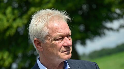 Antrittsbesuch in Brandenburg: Bundesagrarminister Alois Rainer (CSU) informierte sich auf einem Biohof im brandenburgischen Brodowin, dessen Betreiber als Öko-Pionier gilt.