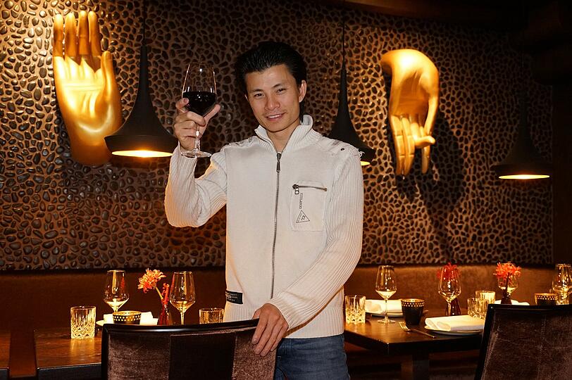 Gastgeber Tuang-Hung Hoang möchte die Ess-Klasse-Gäste in seinem neuen Restaurant Tempel mit vietnamesischer Kochkunst überzeugen.