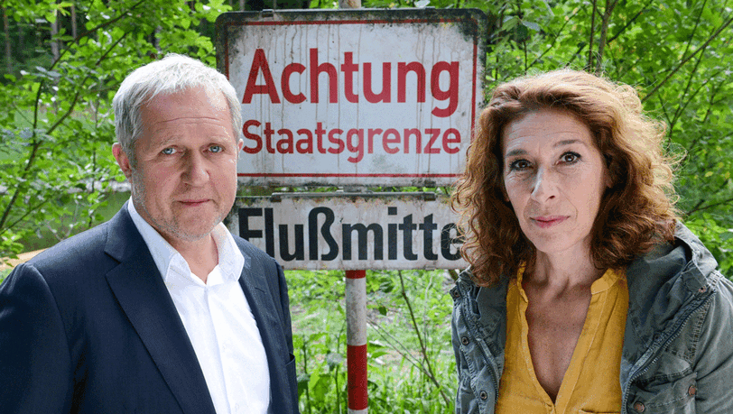 Oberstleutnant Moritz Eisner (Harald Krassnitzer) und Majorin Bibi Fellner (Adele Neuhauser) ermitteln an der österreichisch-tschechischen Grenze - eine Szene der ORF-"Tatort"-Folge "Grenzfall". Oberstleutnant Moritz Eisner (Harald Krassnitzer) und Majorin Bibi Fellner (Adele Neuhauser) ermitteln an der österreichisch-tschechischen Grenze - eine Szene der ORF-"Tatort"-Folge "Grenzfall".