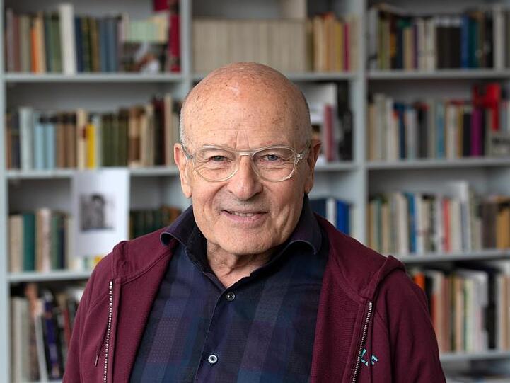 Volker Schlöndorff hofft, dass sich die Kanzlerin nicht in den Ruhestand verabschiedet.