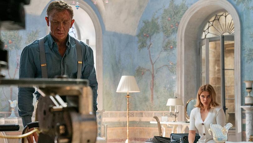 So schön die Stadt Matera in Italien auch sein mag - wenn James Bond sie betritt, geht es natürlich trotzdem um Kopf und Kragen: Daniel Craig und Léa Seydoux als Madeleine Swann im aktuellen, 25. Bond-Film "Keine Zeit zu sterben".