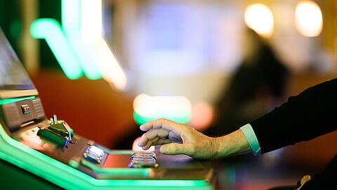 Der neue Gl&uuml;cksspiel-Survey 2025 zeigt: Das Gl&uuml;cksspielverhalten in Deutschland bleibt konstant. (Symbolbild)