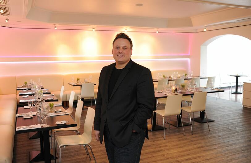 Hier dürfen AZ-Leser Platz nehmen: Markus Mensch in seinem Restaurant Cube in der Plinganserstraße.