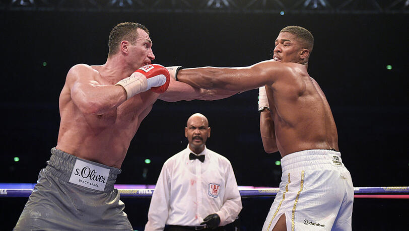 Sein letzter Auftritt als Boxer: Wladimir Klitschko (l.) bei seinem Kampf gegen den britischen Weltmeister Anthony Joshua. Sein letzter Auftritt als Boxer: Wladimir Klitschko (l.) bei seinem Kampf gegen den britischen Weltmeister Anthony Joshua.