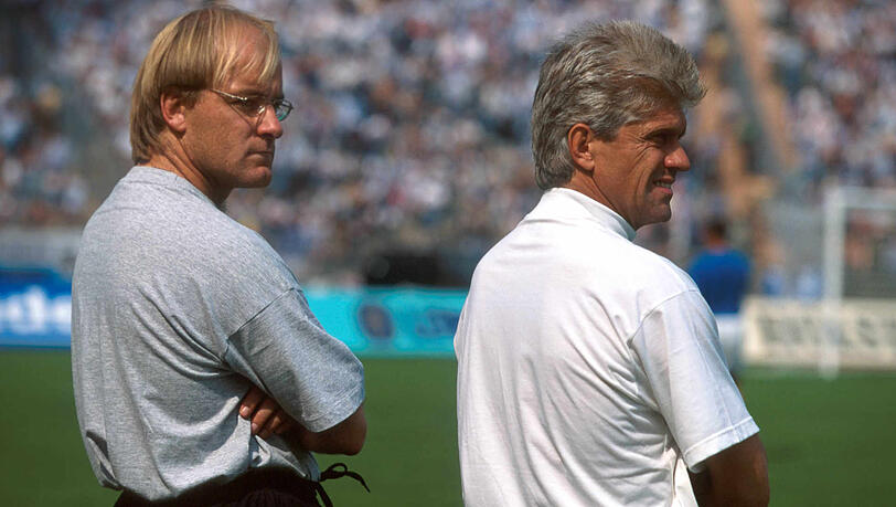 August 1995: Cheftrainer Werner Lorant (r.) mit Assistent Roland Kneißl. August 1995: Cheftrainer Werner Lorant (r.) mit Assistent Roland Kneißl.