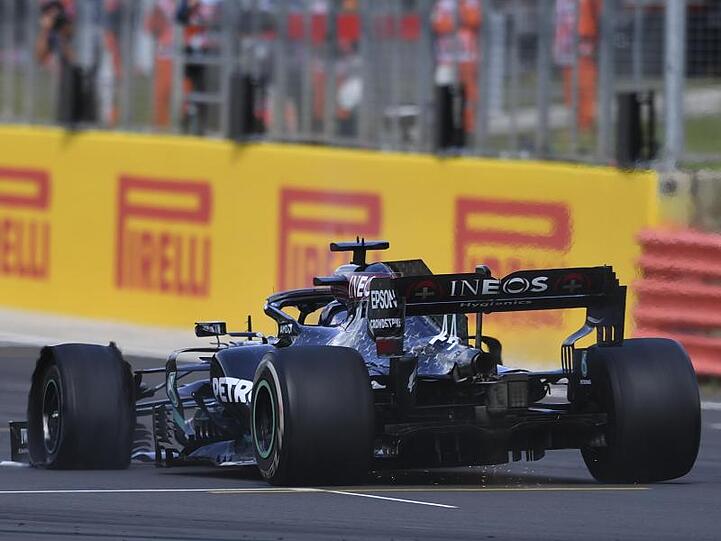 Auch bei Formel-1-Weltmeister Lewis Hamilton war ein Reifen geplatzt.