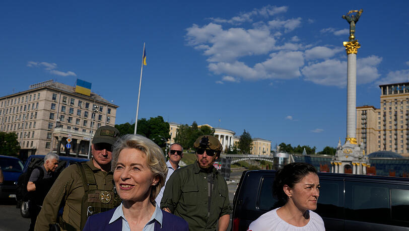 Ursula von der Leyen, Präsidentin der Europäischen Kommission, besucht den Maidan-Platz in Kiew. Ursula von der Leyen, Präsidentin der Europäischen Kommission, besucht den Maidan-Platz in Kiew.