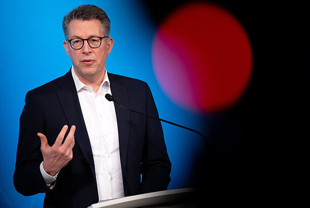 Der bayerische Kunst- und Wissenschaftsminister Markus Blume (CSU). Er sprach nach dem Diebstahl von einem "massiven Anschlag auf unser kulturelles Gedächtnis" Der bayerische Kunst- und Wissenschaftsminister Markus Blume (CSU). Er sprach nach dem Diebstahl von einem "massiven Anschlag auf unser kulturelles Gedächtnis"