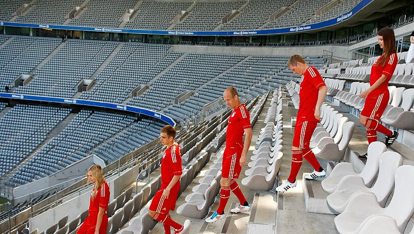 In der Allianz Arena findet das Champions League-Finale 2012 statt: Da wollen Lahm & Co. in ihrem neuen Heimtrikot für die kommende Spielzeit dabei sein.