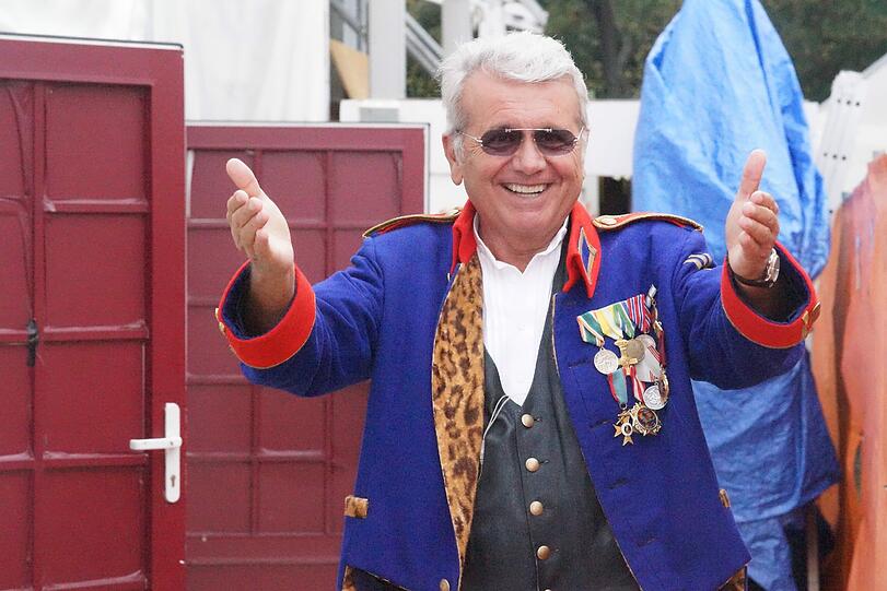 Wieder bereit für die Bühne: Der Schichtl am Sonntagmittag auf der Wiesn.
