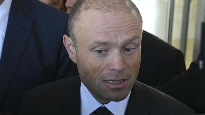 Maltas Premierminister Joseph Muscat spricht mit Reportern. Maltas Premierminister Joseph Muscat spricht mit Reportern.