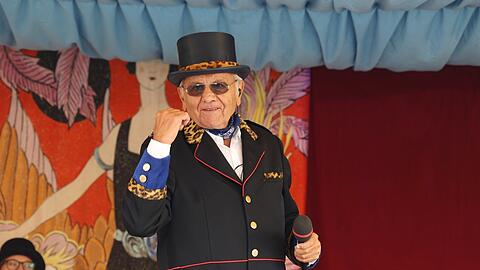Wenn auf der Wiesn "Everybody needs somebody", das Lied von den Blues Brothers, anläuft, ist Manfred Schauer vor dem Schichtl in seinem Element.