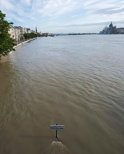 Budapest scheint das Schlimmste überstanden zu haben. Hier gibt's die Bilder aus der ungarischen Hauptstadt.