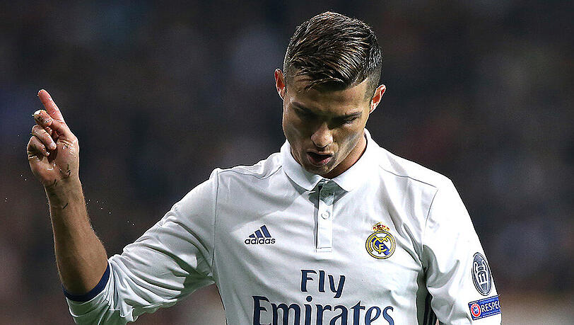 Cristiano Ronaldo ist zum vierten Mal Weltfußballer. Cristiano Ronaldo ist zum vierten Mal Weltfußballer.