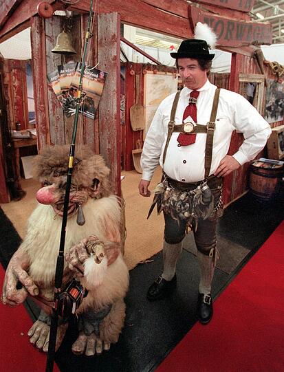 Aus heutiger Sicht ein kurioses Foto: Bei der Caravan-Boot-Internationaler Reisemarkt 1999.
