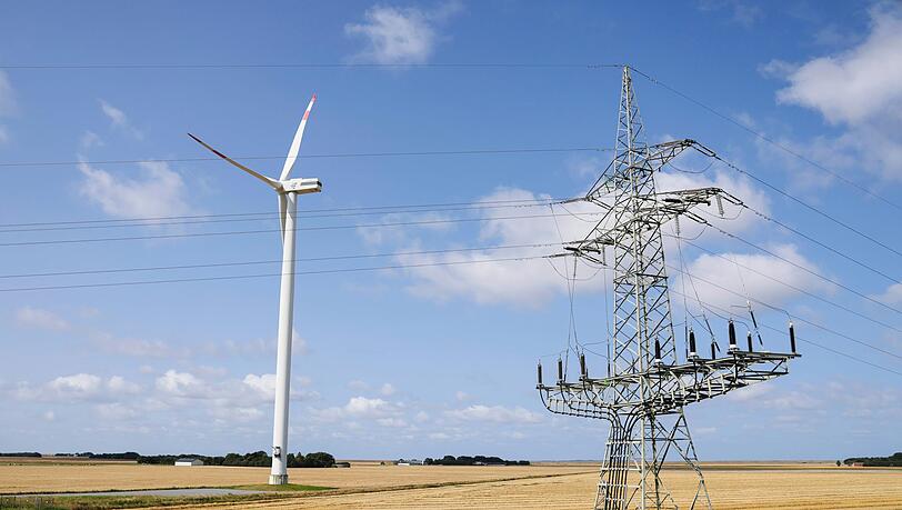 Im Norden ist die Windstromproduktion in den vergangenen Jahren stark ausgebaut worden. (Symbolbild)