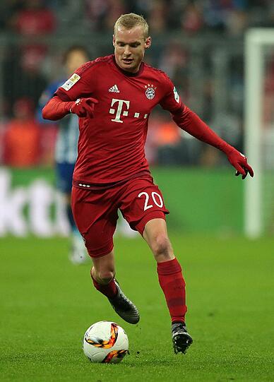 SEBASTIAN RODE NOTE 3: Der Mittelfeldarbeiter kam gleich nach Gladbachs 2:0 für Xabi Alonso in die Partie und übernahm die rechte Seite. Ackerte und rannte was seine Lunge drauf hatte &ndash; bissiger und zweikampfstärker als Alonso. Konnte die Pleite aber auch nicht mehr verhindern.