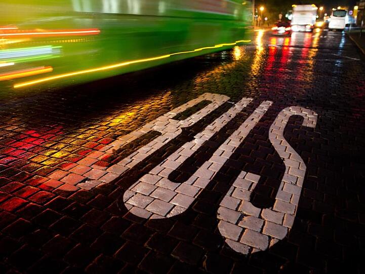 Der Öffentliche Nahverkehr stößt vielerorts längst an seine Grenzen.