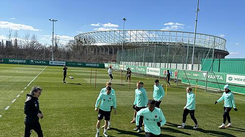 David Alaba (vorne) hat das komplette Teamtraining mit der österreichischen Nationalmannschaft absolviert