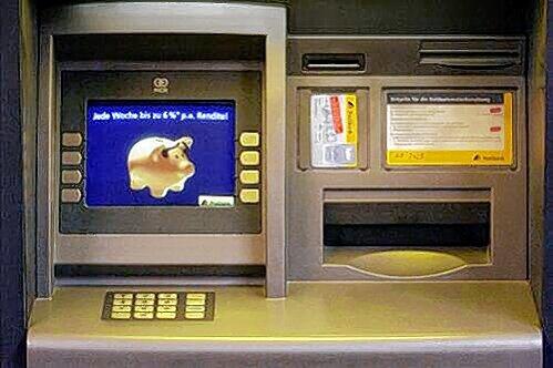 Nicht immer spuckt er Geld aus - ein ec-Automat.