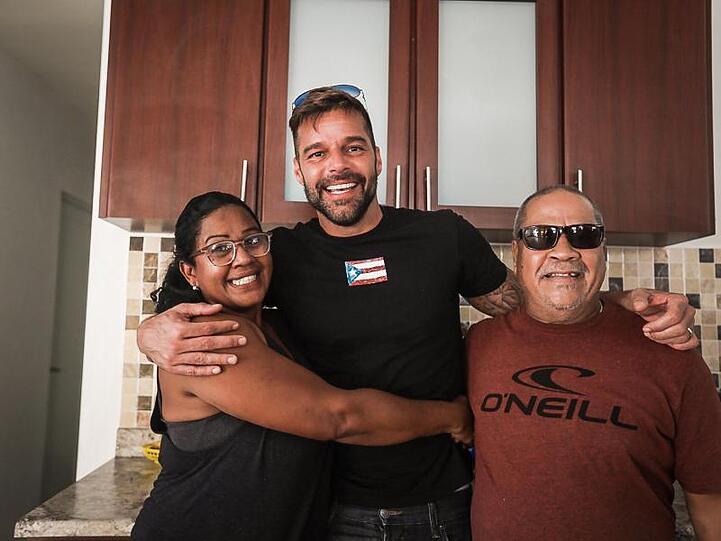 Ricky Martin gibt vielen Familien ein neues Zuhause.