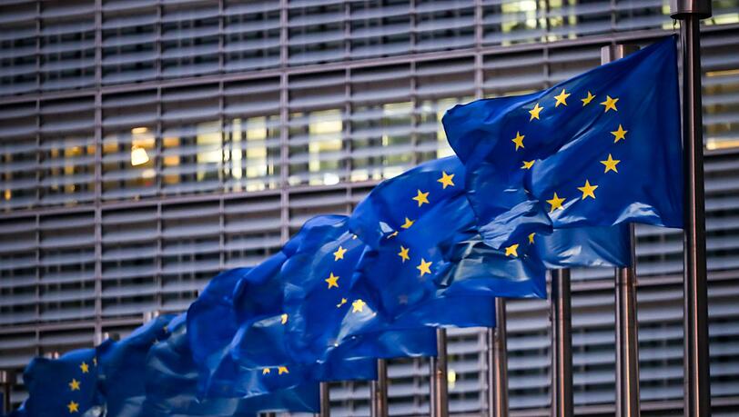 Das Eurobarometer ist eine regelmäßige Meinungsumfrage der Europäischen Kommission